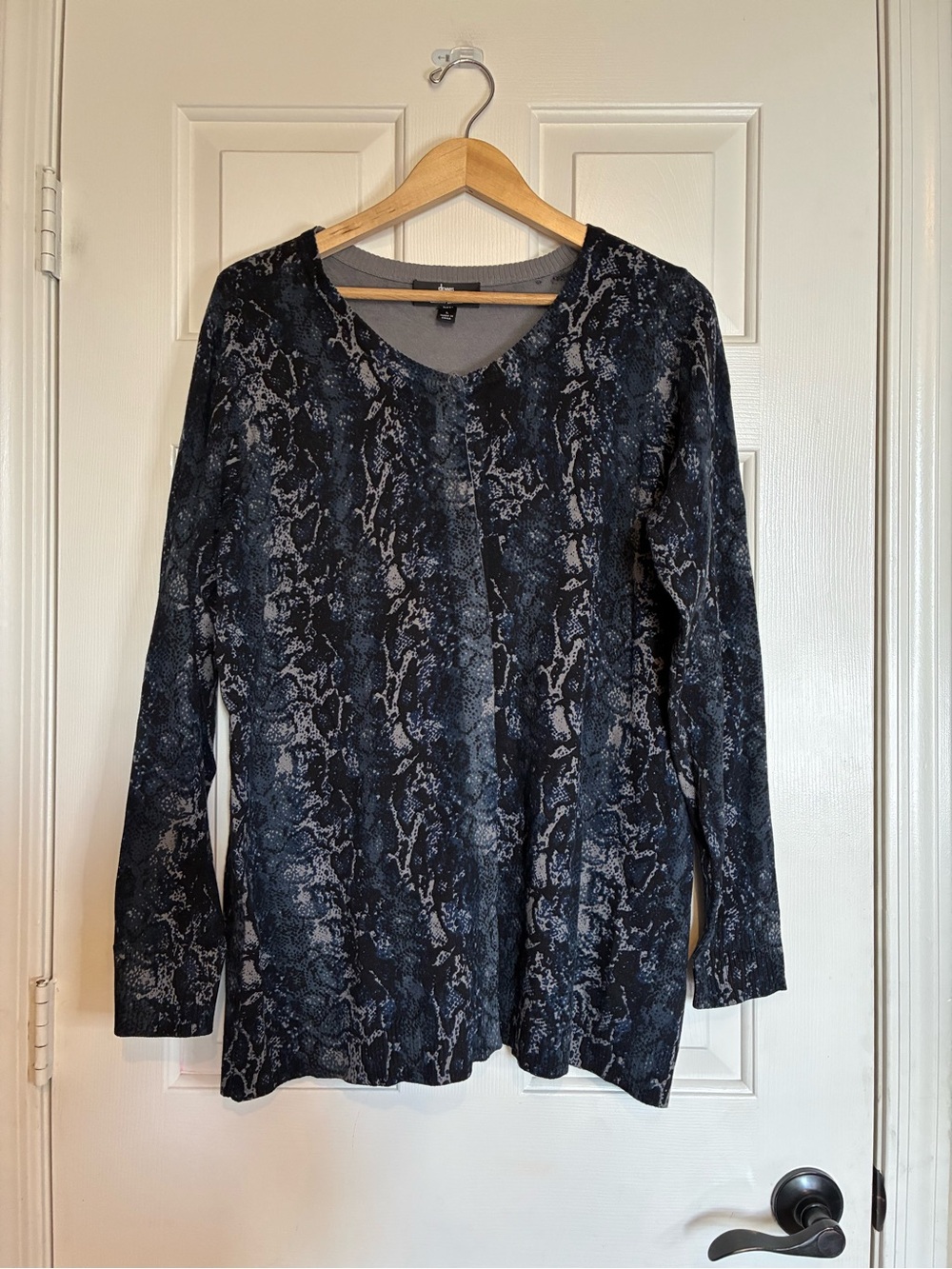 dennis basso Black Blue Grey Long Sleeve V-Neck Printed Top